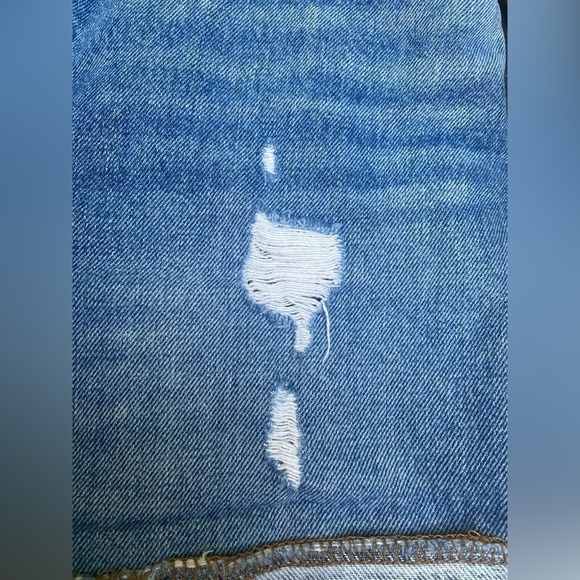 Levi’s 501 button fly size 29 medium wash distressed shorts. Just like new! - Picture 14 of 15